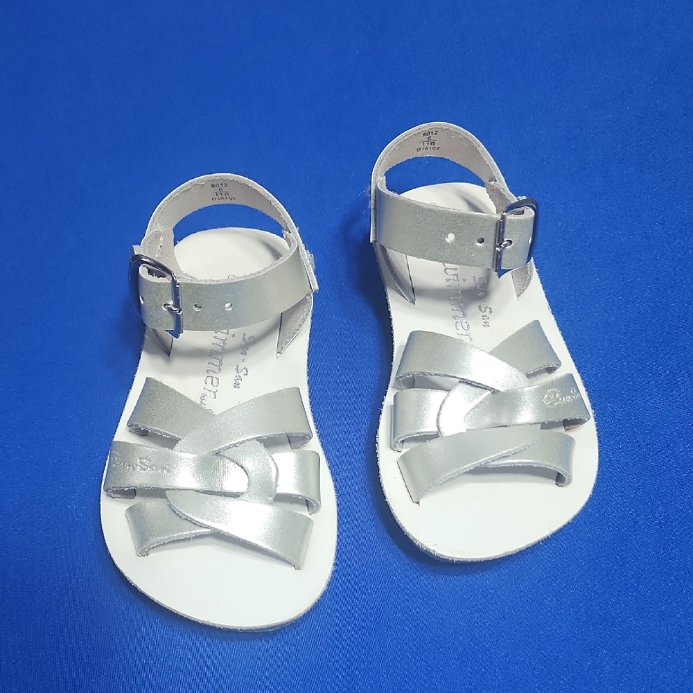 Chic Silver Kids Sandals with Adjustable Strap